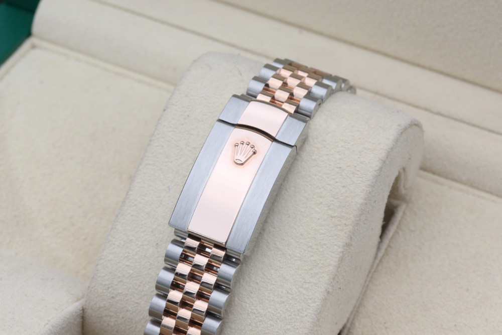 Rolex Datejust 41 MOP Diamond 126331 - Image 3