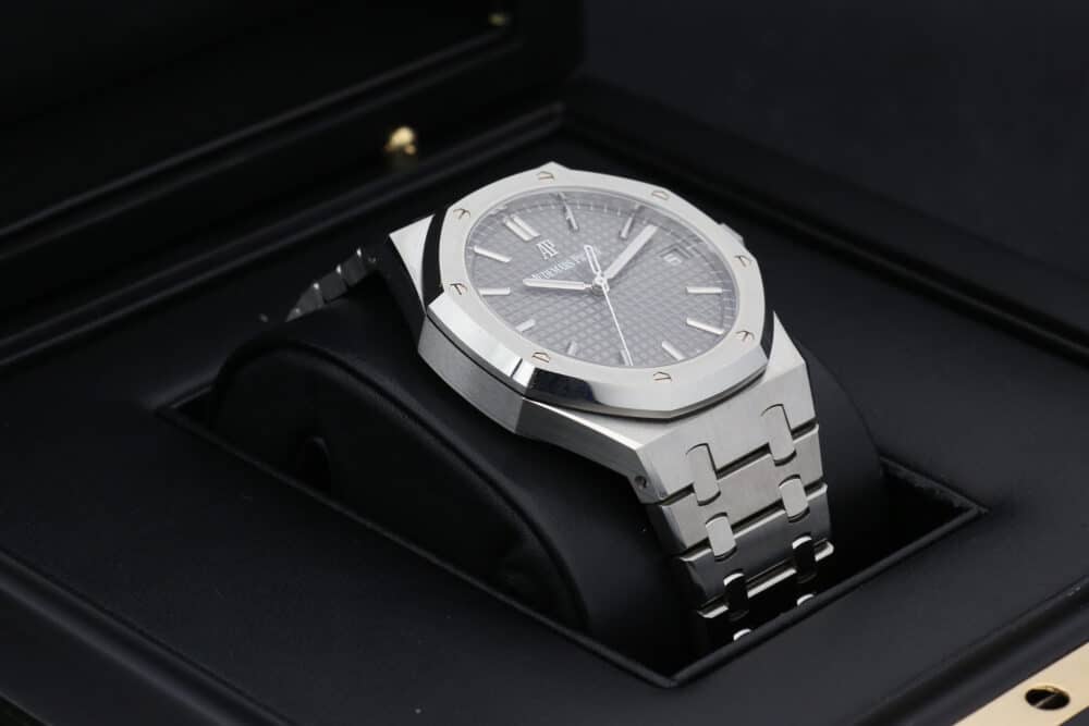 Audemars Piguet 15500ST Grey ROYAL OAK 41mm 2022 - Image 5