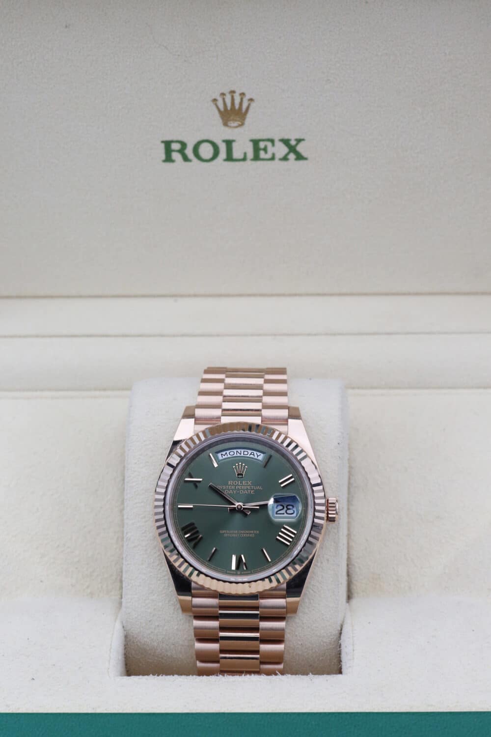 Rolex 228235 Olive DAYDATE 40mm 2021 - Image 7