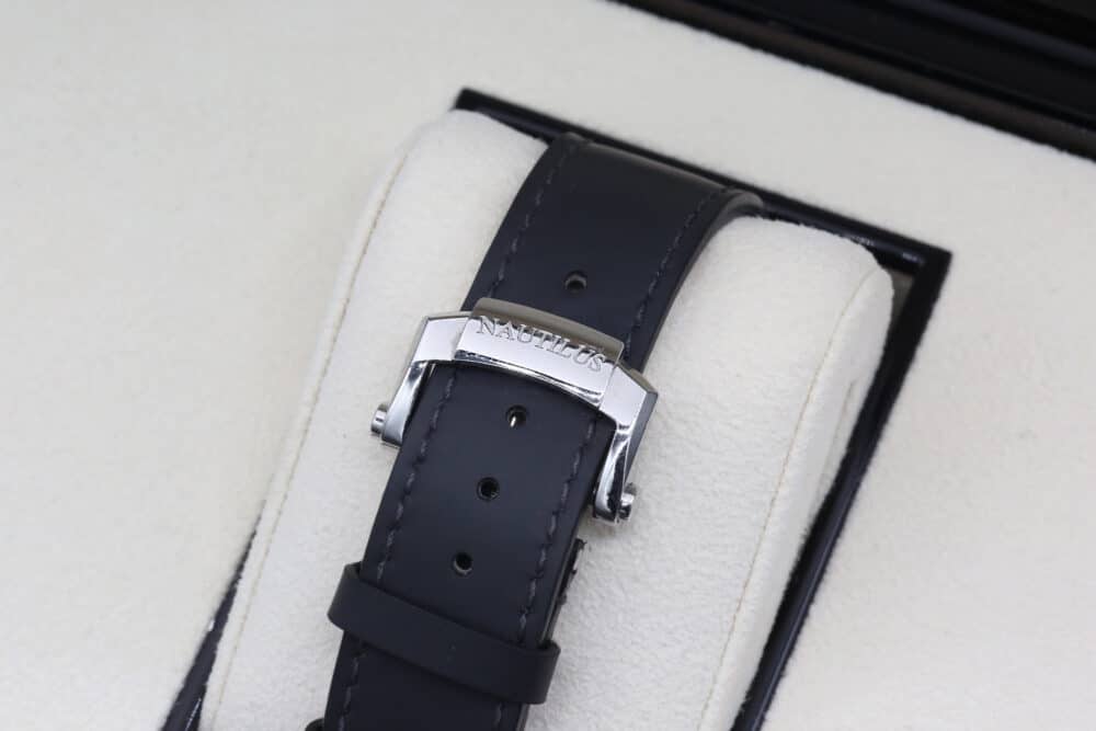 Patek Philippe 5726A-001 Black PATEK PHILIPPE NAUTILUS 40.5mm 2017 - Image 4
