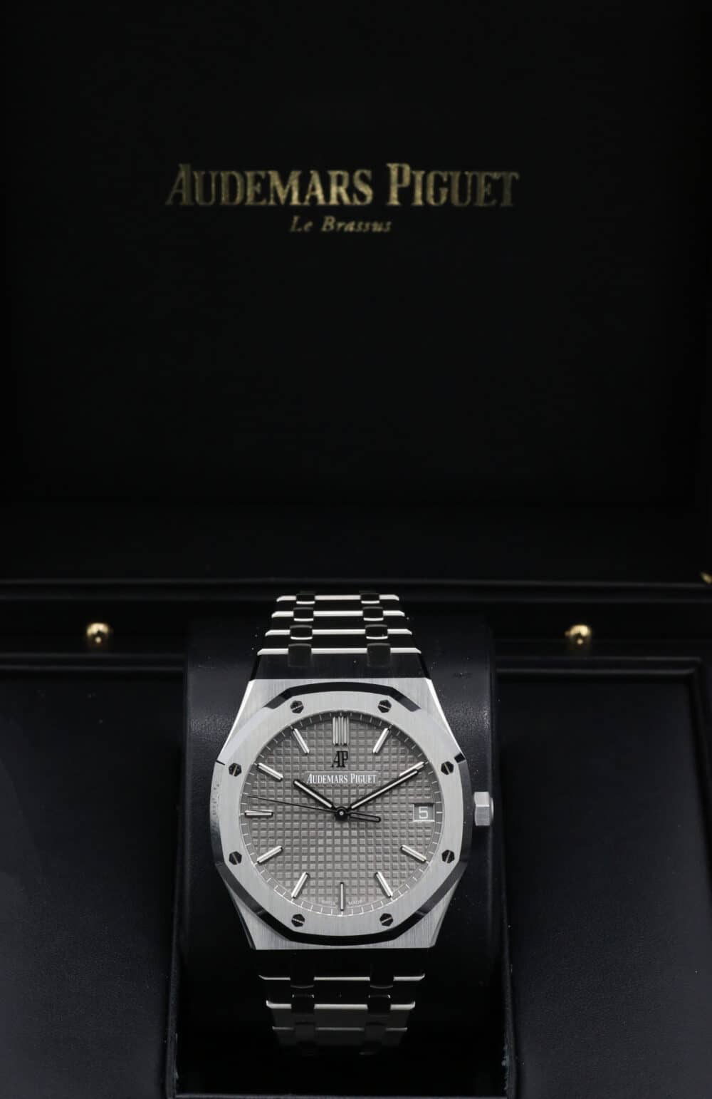 Audemars Piguet 15500ST Grey ROYAL OAK 41mm 2022 - Image 2