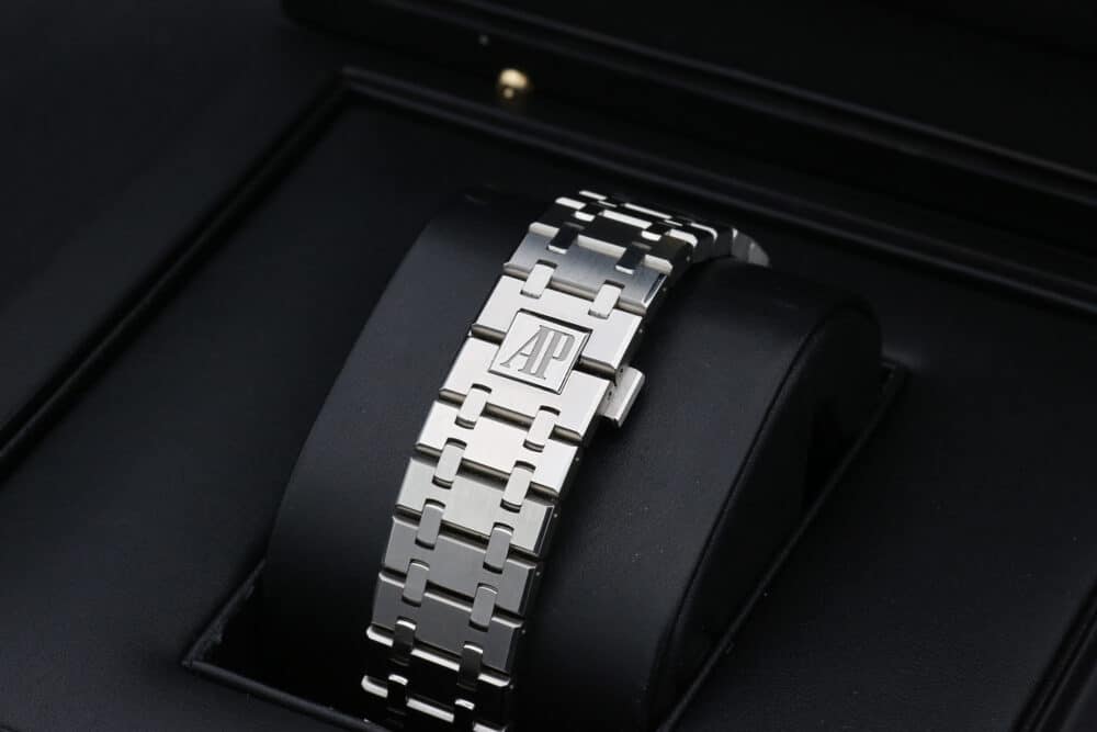 Audemars Piguet 15500ST Grey ROYAL OAK 41mm 2022 - Image 6