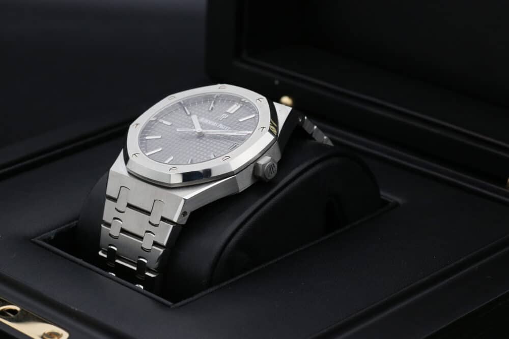 Audemars Piguet 15500ST Grey ROYAL OAK 41mm 2022 - Image 4