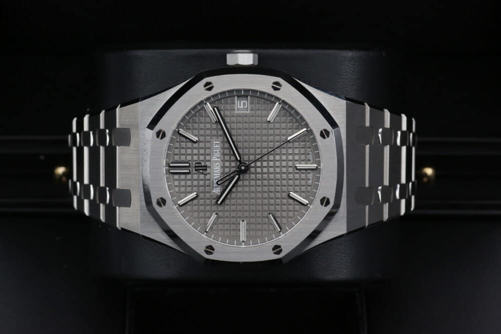 Audemars Piguet 15500ST Grey ROYAL OAK 41mm 2022 - Image 3