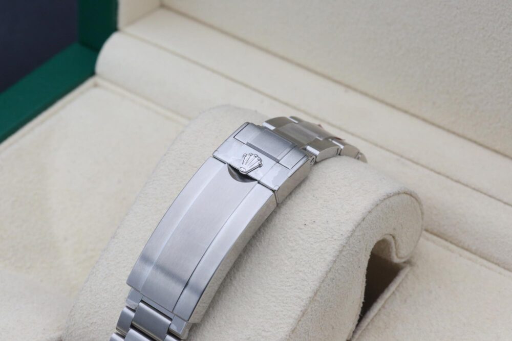 Rolex Submariner "Hulk" 116610LV Unworn Full stickers - Image 4