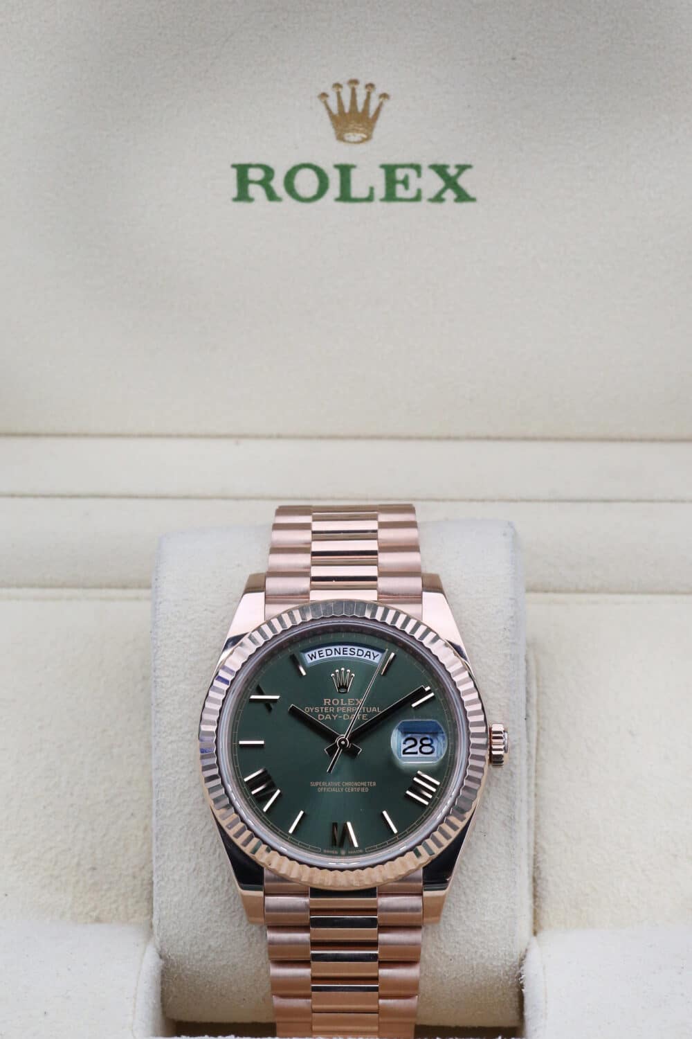 Rolex 228235 Olive DAY DATE  40mm 2022 - Image 2