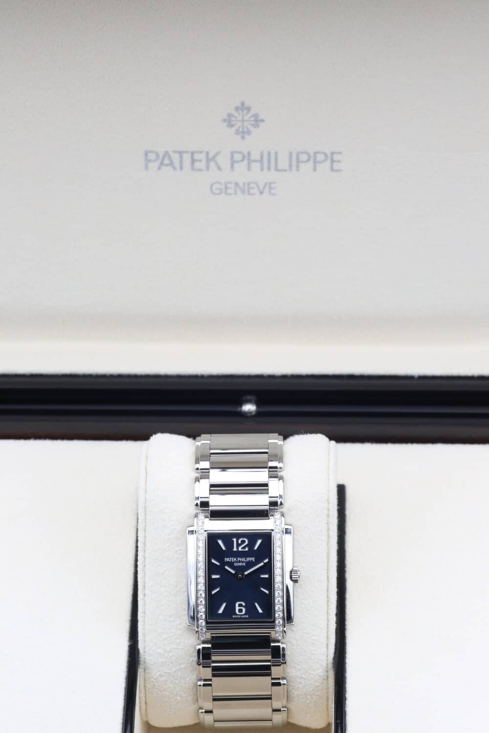 Patek Philippe 4910/1200A-001 Blue TWENTY~4 25mm 2023 - Image 2