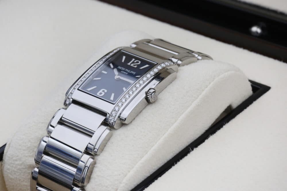 Patek Philippe 4910/1200A-001 Blue TWENTY~4 25mm 2023 - Image 4