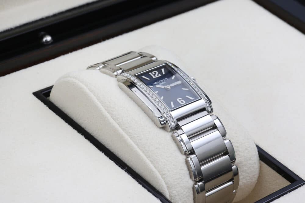 Patek Philippe 4910/1200A-001 Blue TWENTY~4 25mm 2023 - Image 6