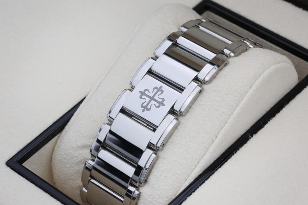 Patek Philippe 4910/1200A-001 Blue TWENTY~4 25mm 2023 - Image 5