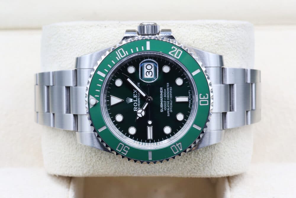 Rolex 116610LV Green SUBMARINER  40mm 2016 hulk - Image 4