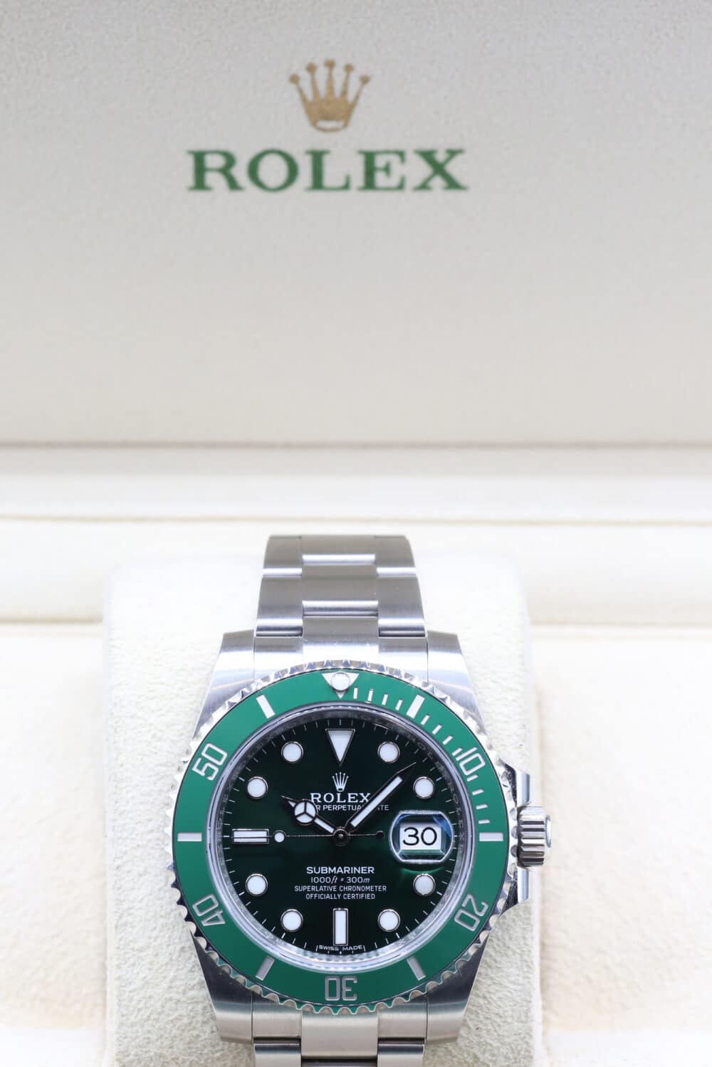 Rolex 116610LV Green SUBMARINER  40mm 2016 hulk - Image 2