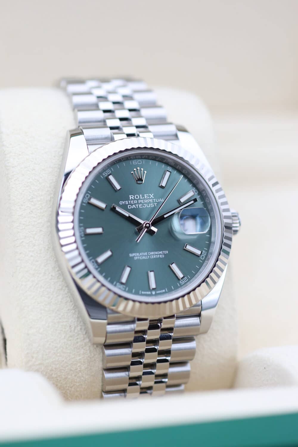 Rolex 126334 Mint Green DATEJUST 41mm 2024 - Image 3