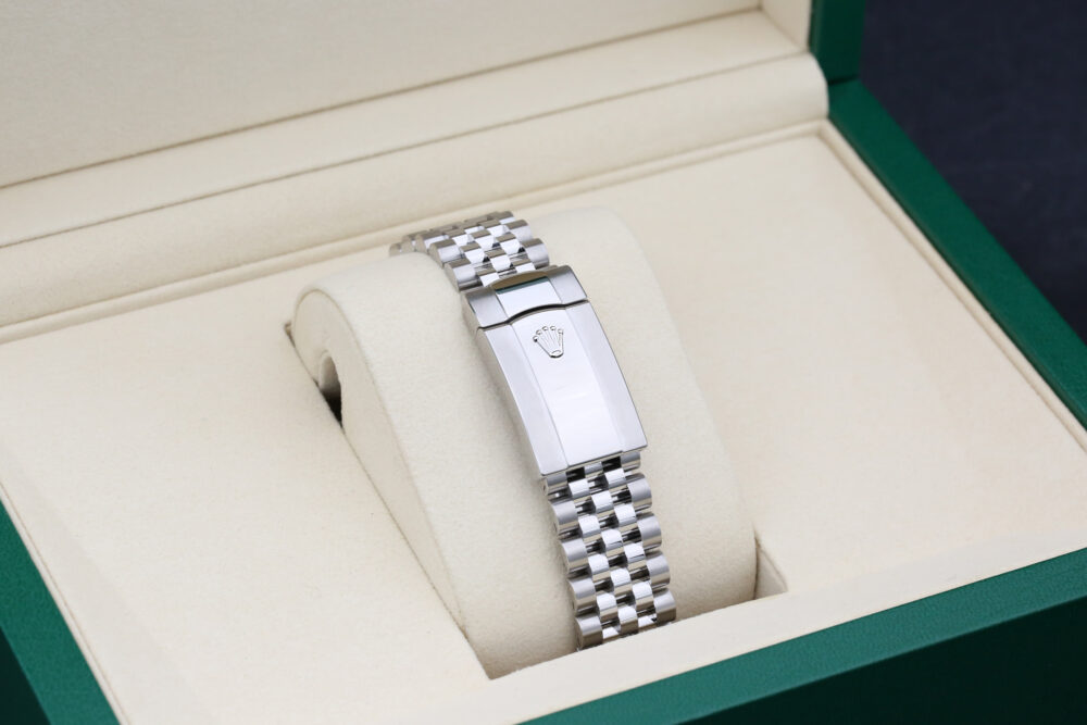 Rolex 126300 White Index DATEJUST 41mm 2025 - Image 8