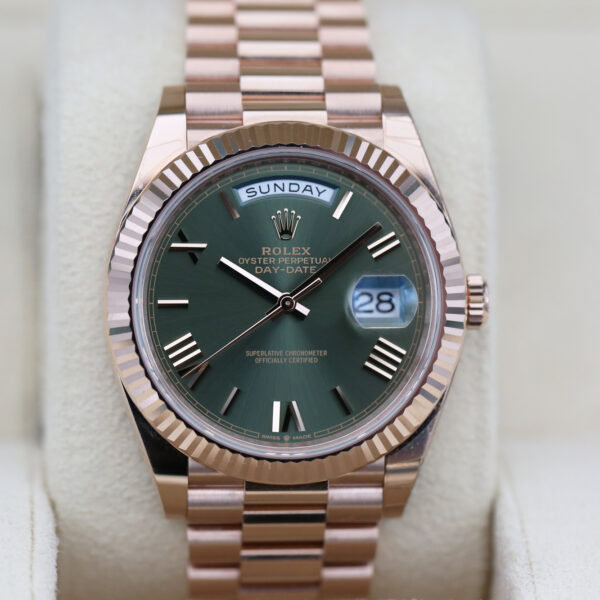 Rolex 228235 Olive DAY-DATE 40mm 2024
